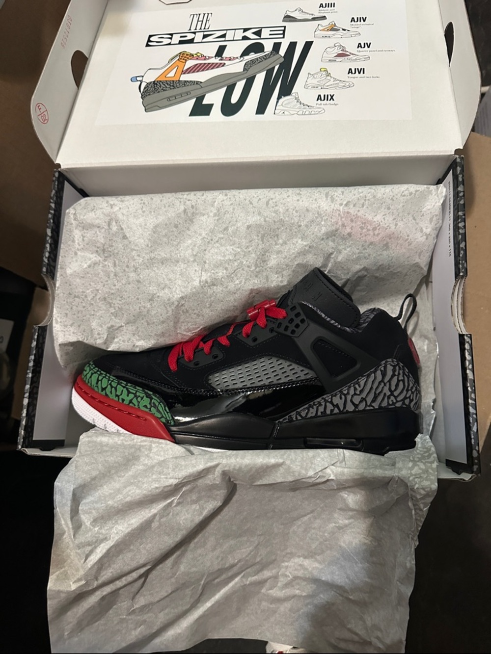 NIB Jordan Spizike Low Black Classic Green Varsity Red - Picture 3 of 4